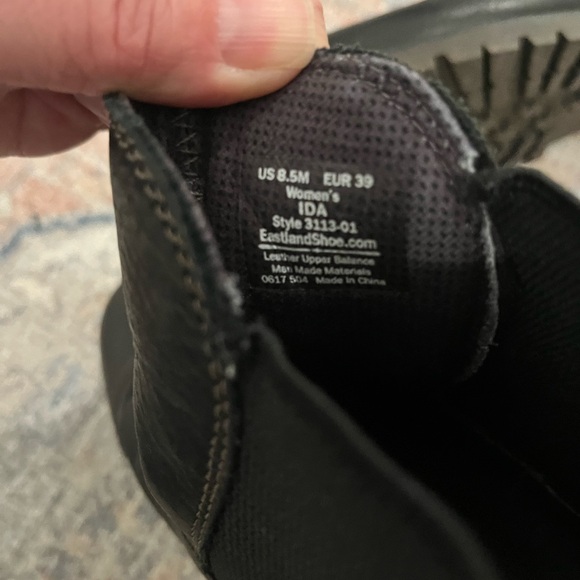 Eastland Women's Black Chelsea Ankle Boots - Picture 6 of 6